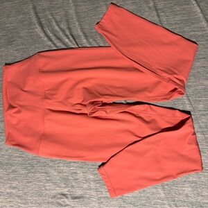Lululemon Coral Crop Leggings M